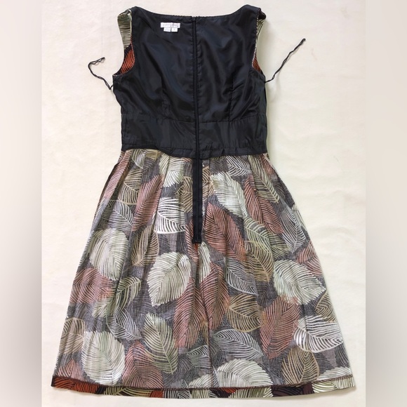 LONDON TIMES Sleeveless V-neck Dress (2) - Picture 14 of 17